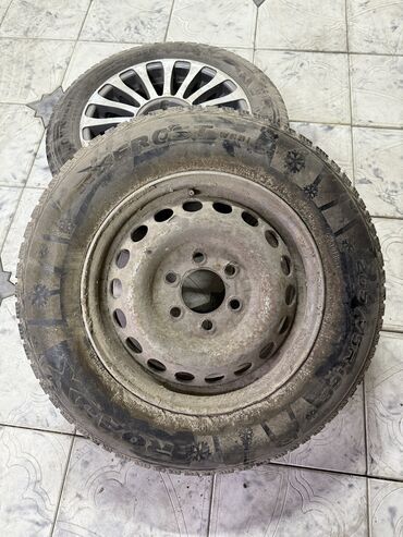 чехол на запаску: Дөңгөлөктөр монтажда 205 / 75 / R 16, Кыш, Колдонулган, 1 даана, Жүк ташуучу унаалар/Автобустар, Куйма, тешиктери - 6