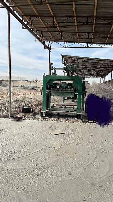 Производство пескоблоков: Пескоблок станок автоматика сатылат. Мешалка, лента, араба, станок — 3