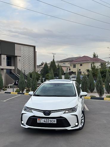 Toyota: Toyota Corolla: 2021 г., 1.8 л, Вариатор, Гибрид, Седан — 1
