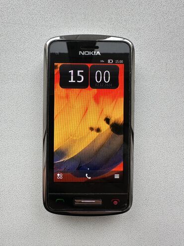 Nokia: Nokia C6-01, Б/у, цвет - Серебристый, 1 SIM