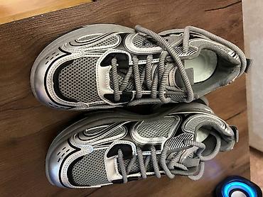 tech flees: Новая.Кроссовки в стиле dad-shoes. 41- размер. Толстая подошва которая — 2