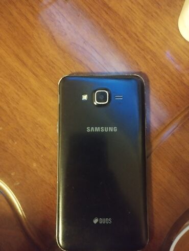 Samsung Galaxy J7, 2 GB, rəng - Qara, Düyməli