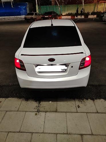 Kia: Kia Rio: 1.4 l | 2010 il Sedan — 4