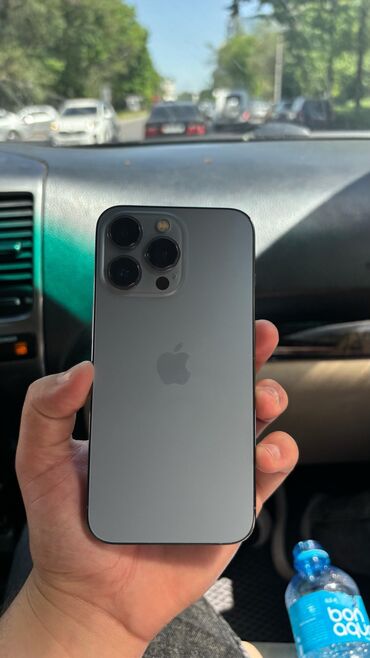 Apple iPhone: IPhone 13 Pro, Б/у, 256 ГБ, Sierra Blue, Защитное стекло, Чехол, 82 %
