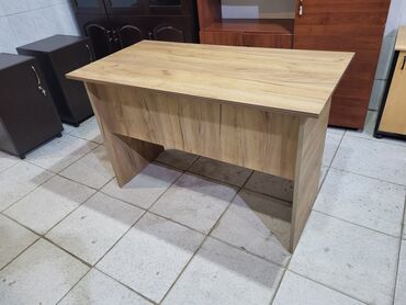 Ofis masaları: Ofis masalari yenidir.yazi masalari uzunluq 120 sm eni 60 sm hundurluk — 10