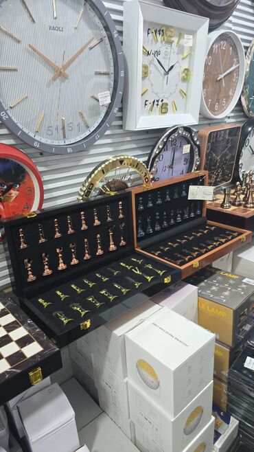 Şahmatlar: Şahmatlar müxtəlif qiymətlərlə . qiymətlər müxtəlifdir çatdırılma — 4