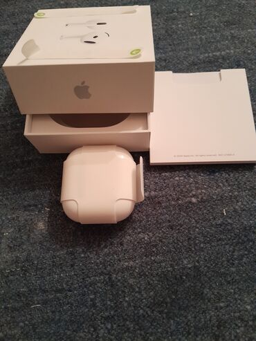 Qulaqlıq Apple AirPods 4 MXP63ZE/A orjinal qiymet 300 azn yenidir