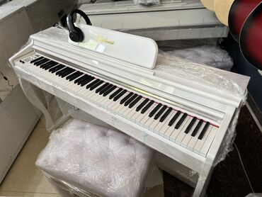 Klavişli alətlər: Piano, Rəqəmsal, Yeni
