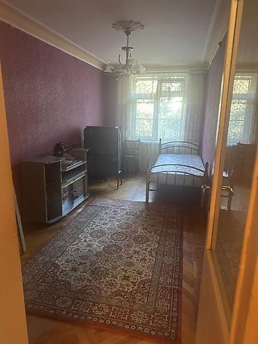 Mənzillər: 3 otaqlı mənzil – tam mebelli - Plan: geniş zal, ayrıca yataq otağı — 2