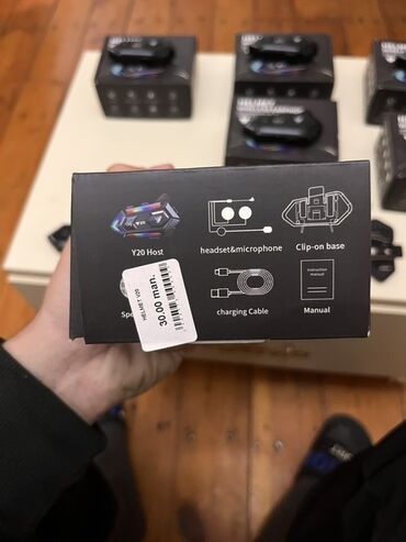 Qulaqcıqlar: Motosiklet dəbilqəsi üçün Y20 Wireless Earphone Xüsusiyyətlər: - — 3