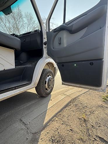 Эвакуаторы: Эвакуатор, Mercedes-Benz, 2005 г., Прямая — 4