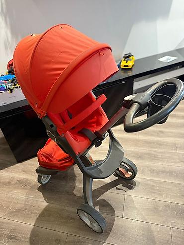 Araba-beşiklər: Stokke kalyaska 170 azn tecili satilir normal veziyyetdedi iki lulkasi — 2