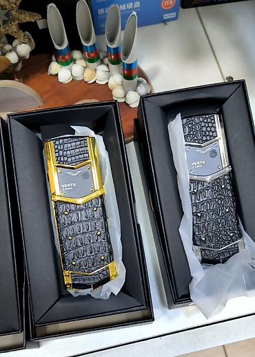 telefon kabura: Vertu rəng - Qızılı, Düyməli — 1