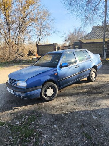 Volkswagen: Volkswagen Vento: 1994 г., 1.8 л, Механика, Бензин, Седан