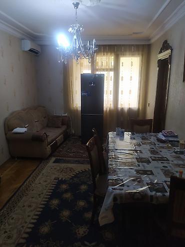 6 mikrorayon: Salam Oglan otaq yoldasi axtarriq ev ecemide yerlesir evin her bir — 3