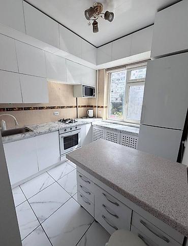 Продажа квартир: 3 комнаты, 65 м², 12 мкр 105 серия, 3 этаж, Евроремонт — 4