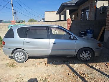 ссср машинка: Toyota Ipsum: 1999 г., 2 л, Автомат, Бензин, Минивэн — 8