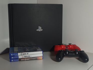 игры на плейстейшн: Продаю PS4 Pro Память: 1 TB •В комплекте: - Два оригинальных джойстика