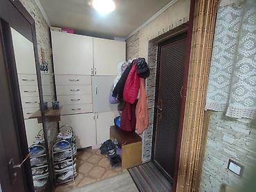 Продажа полдома: Продается пол дома в центре Рабочего Городка. Общий участок 4 сотки — 5