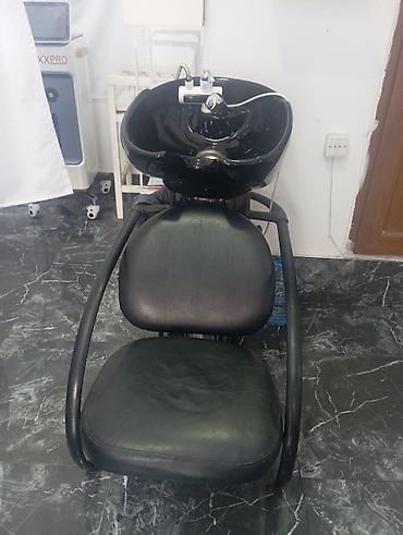 su dalgasi: Salon üçün saç yuma stendi və kreslo - Qara rəngli, dərin keramika — 1