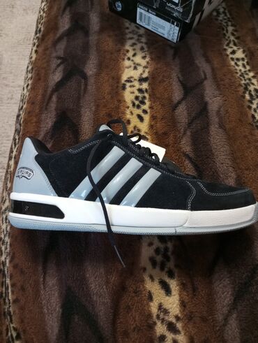 Кроссовки и спортивная обувь: Adidas originals!100%! привезли с дубая! покупали дорого! цена