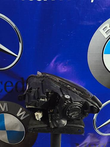166: Передняя правая фара Mercedes-Benz 2013 г., Б/у, Оригинал, Япония — 2