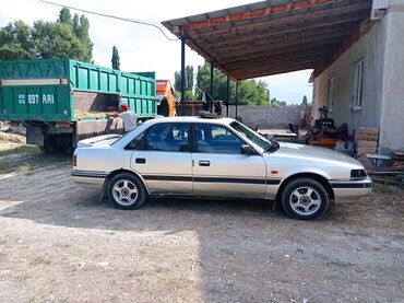 р14 лето: Mazda 626: 1987 г., 2 л, Механика, Бензин, Седан