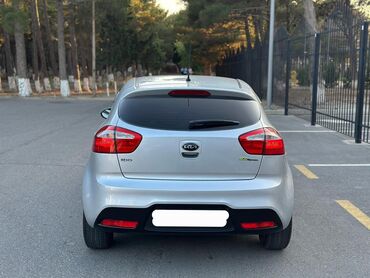 бампера гольф 2: Kia Rio: 1.4 l | 2011 il Hetçbek