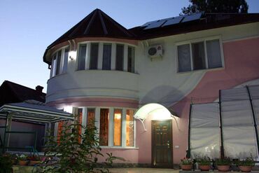 Долгосрочная аренда домов: 240 м², 5 комнат — 1