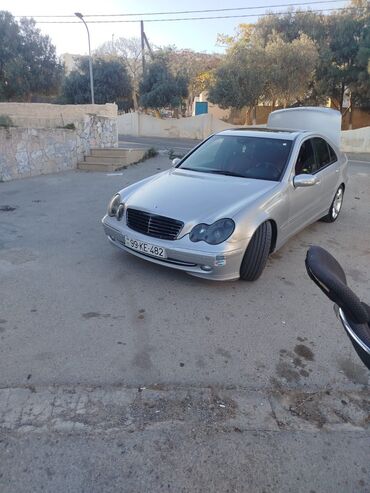 Mercedes-Benz: Mercedes-Benz C-Class: 3.2 l | 2000 il Sedan — 1