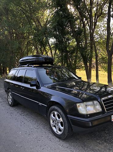 винтажные машины: Mercedes-Benz E-Class: 1994 г., Универсал — 7