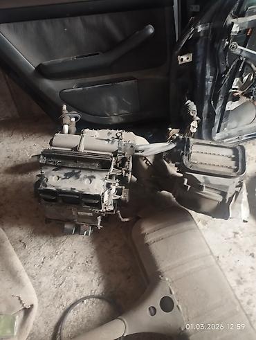 Другие автозапчасти: Ауди А6 с5 двигатель привозной двери печки суппорта тормозного — 6