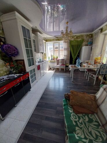 Продажа домов: Дом, 127 м², 4 комнаты, Риэлтор, Старый ремонт