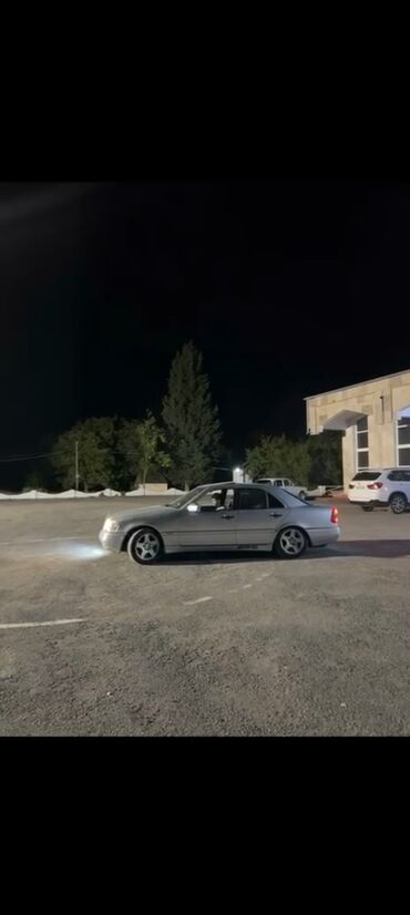 Mercedes-Benz: Mercedes-Benz C 200: 2 l | 1995 il Sedan — 8