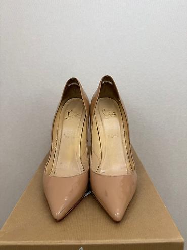 черные часы: Туфли, 38.5, Christian Louboutin, Б/у, цвет - Бежевый, Самовывоз — 5