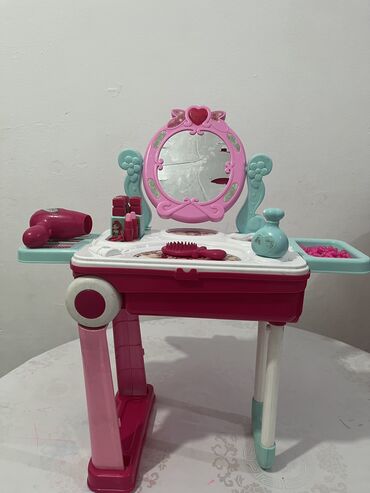 Игрушки: Продаю игрушечные гарнитуры! Б/у состояние хорошее! Кухонный — 9