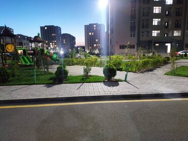 Uzunmüddətli kirayə mənzillər: Yasamalda midada 9 mertebeli binanın 1-ci mərtəbəsində yerləşən ümumi — 13