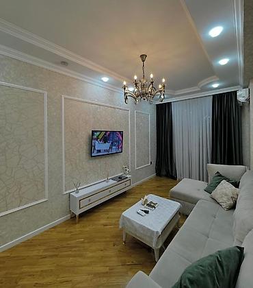 Mənzillər: Bakıxanov qəs., 2 otaqlı, Yeni tikili, m. Neftçilər, 52 kv. m — 1