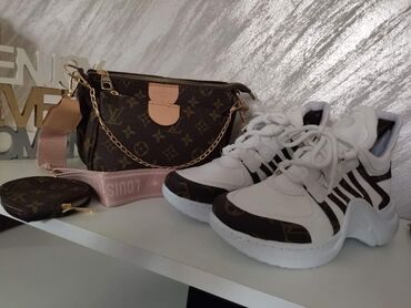 Women's Sneakers and athletic shoes: 39 — 10