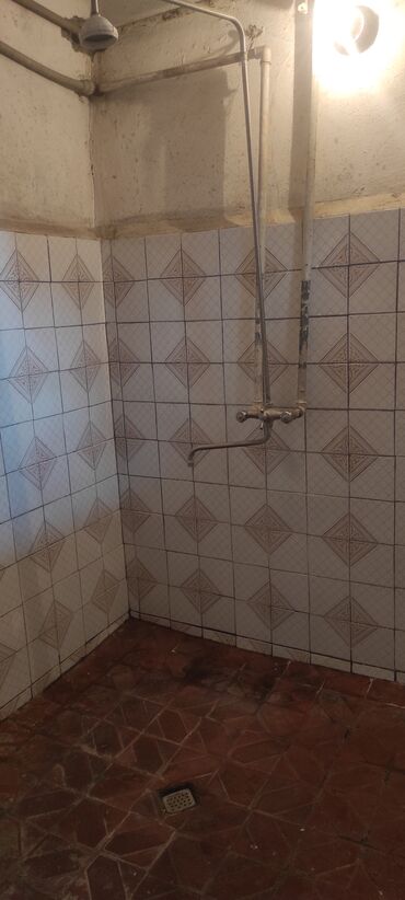 Həyət evləri və villaların satışı: Salam. Allah alanada satanada xeyir versin. Ev 2 otaq 1 zaldir. Boyuk — 10