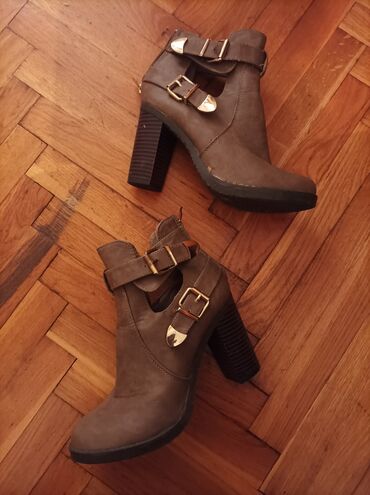 pantalone i bluza za svadbu: Ankle boots, Ara, 37