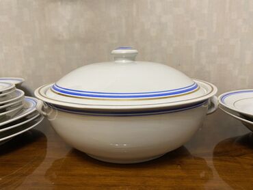 Наборы посуды: Фарфоровый сервиз, Пр-во Корея. 2 тарелки для супа, 3 столовых — 7