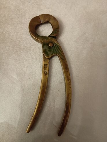 бутыль 20 литров: Məhsul: Metal qoz-fındıq/qabıq qıran alət - Material: bürünc rəngli