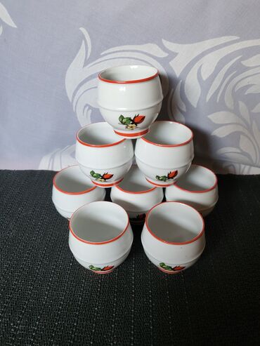 Čaše: Porcelanske nove casice iz 70ih. za zestoko pice. 6+2 kom. Komada — 2