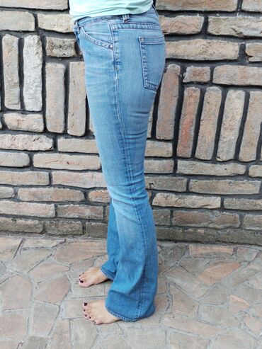 Farmerke: Calvin Klein farmerke vel L
Struk po 40 tegli do 42
Nogavice spolj 110 — 7