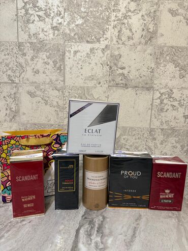 Ətriyyat: Müxtəlif brend və üslublarda ətirlər toplusu optavoy ve perakende — 1