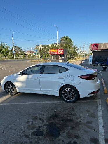 я по поводу работы официант: Ищу стабильную работу в день 4-5 часов развоз вип персон, чиновников