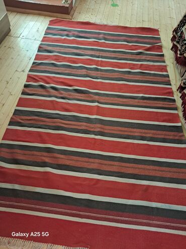 pərdələr ev: Qədimi kilim satılır.550 manata.3×2