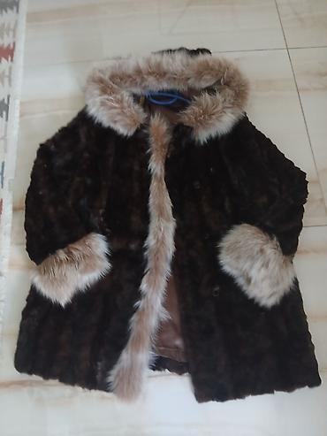 Jackets, Coats, Vests: Ženska bunda od krzna – tamnosmeđa sa svetlijim krznenim detaljima - — 1