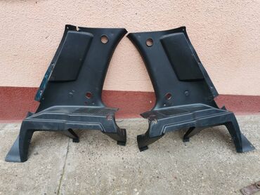 Auto delovi: Nosači zadnje police gepeka Lada Niva 21213,21214. Polovno, ocuvano — 1